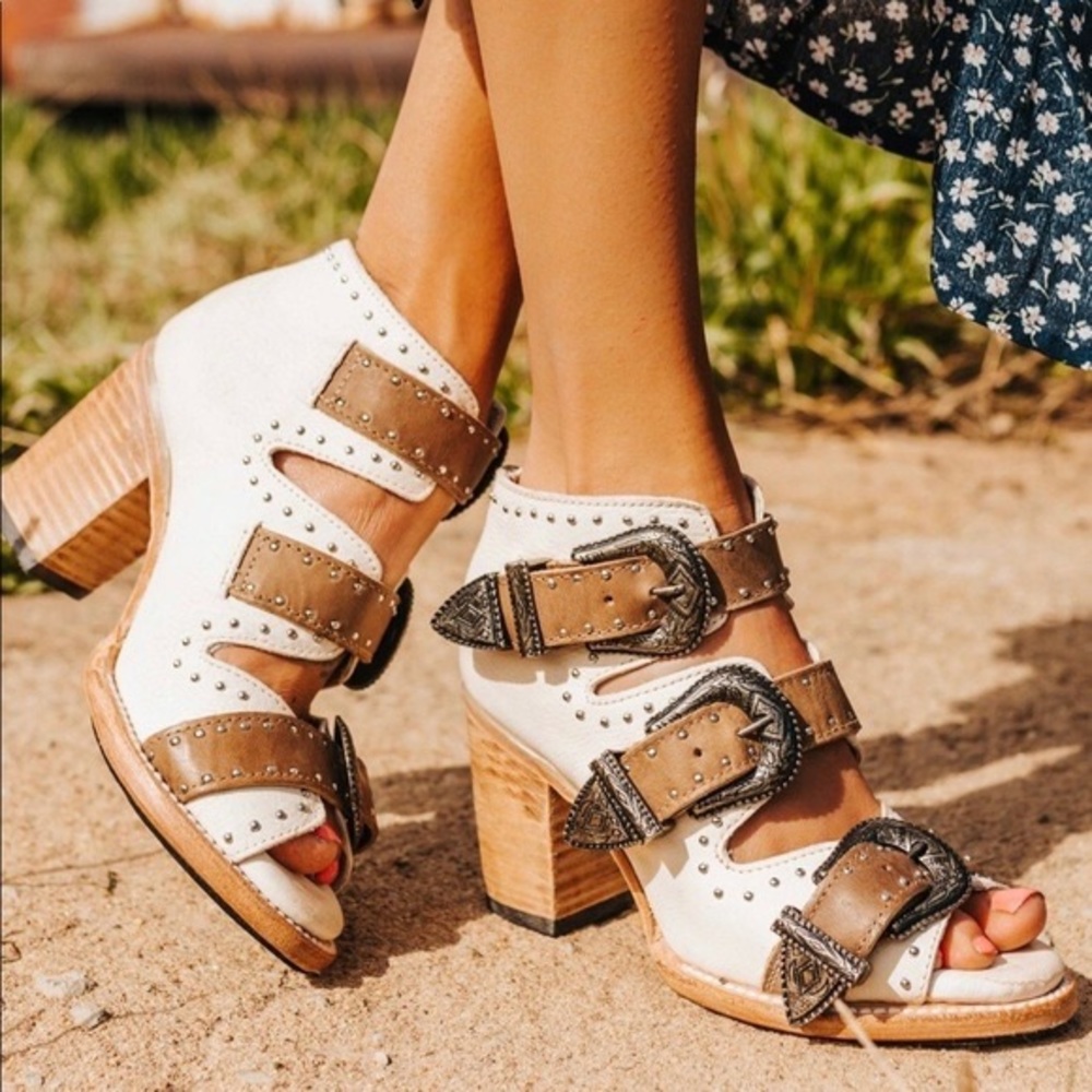 Freebirds. Violet size9, never worn.